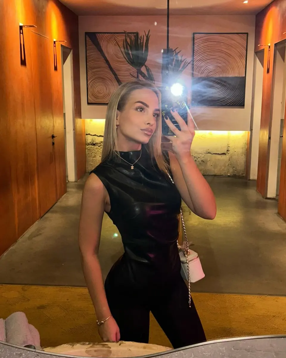 Карина эскорт в городе Москва